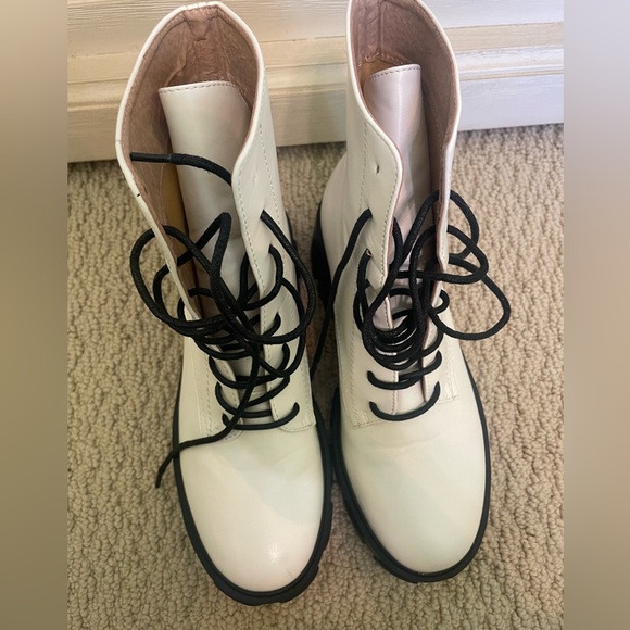 Princess Polly White and Black Boots with Laces - Picture 3 of 4